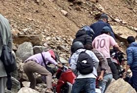 कर्णाली राजमार्ग अवरुद्धः स्याउ बाटोमै कुहिने चिन्ता